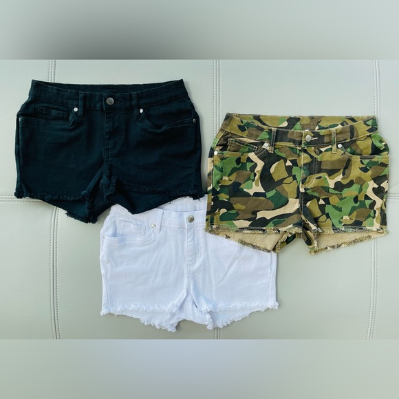 VENUS FASHION cut-off Jean shorts 3 PAIR! Size 4 CURVY - Picture 2 of 10